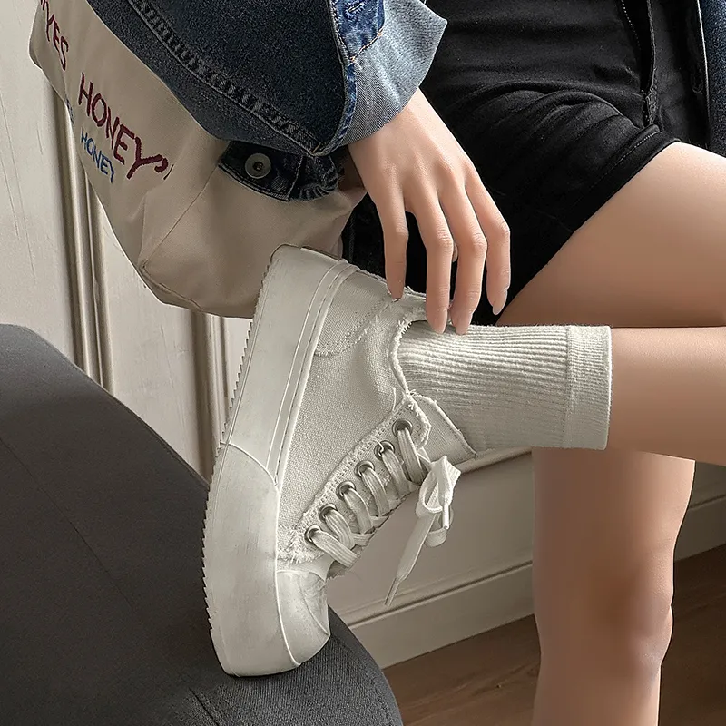 MILLIE'S Low Top Canvas Shoes Unisex-8