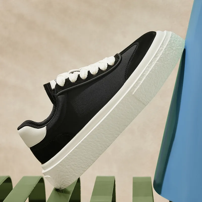 MILLIE'S Abrasion Resistant Low Top Skateboard Shoes Men's Black White-1