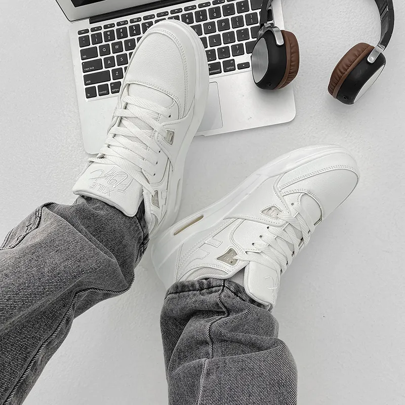 HERR TIGER Low-Top Casual Shoes Men's White-3