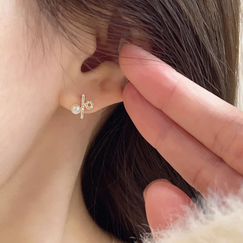 FANSHINER Pearl Stud Earrings Women's-3