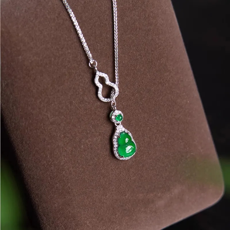Click Ice Glutinous Jadeite Necklaces Unisex-2