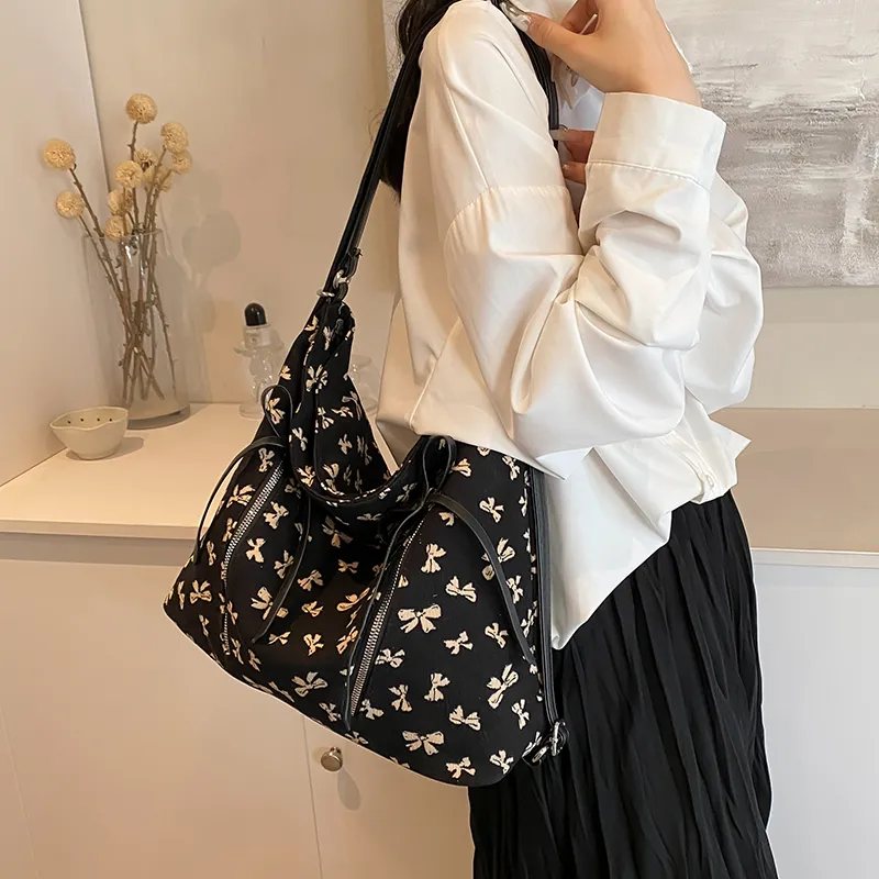 REDOO Special Material Shoulder Bag Women's Black-4