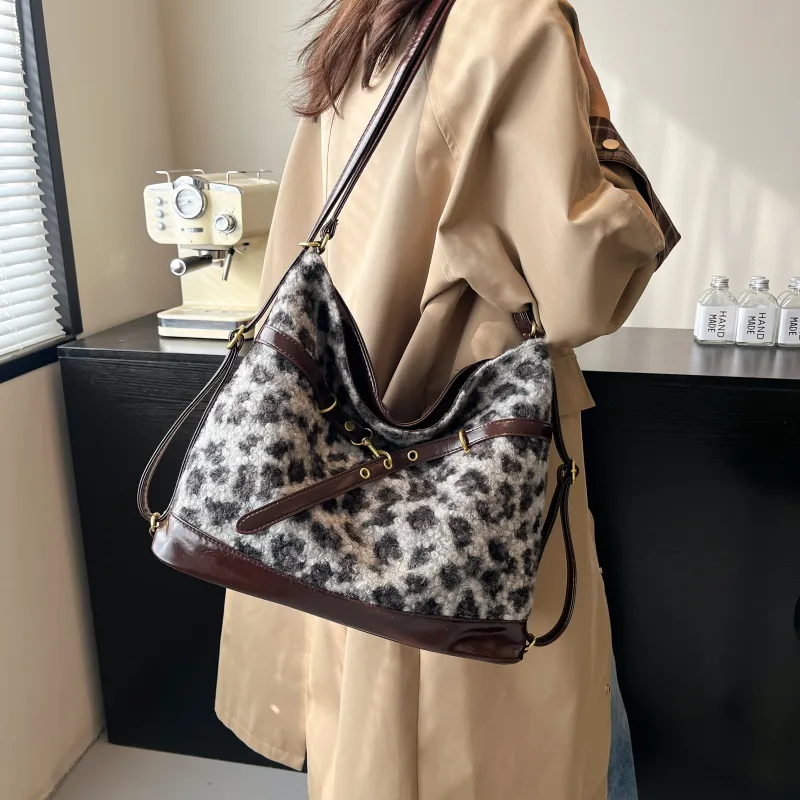 REDOO Woolen Handbag, Shoulder Bag, Crossbody Bag, Backpack Regular Women's Multicolor-25