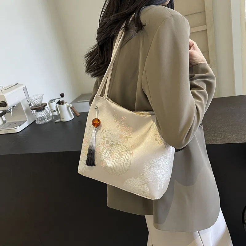REDOO Nylon Shoulder Bag Women's Multicolor-25