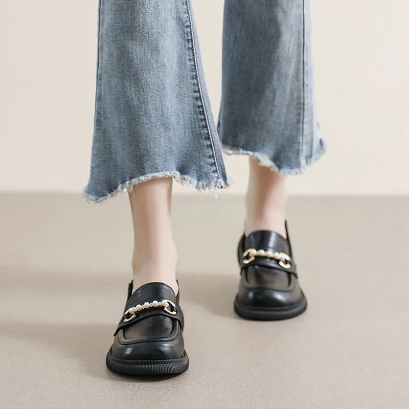 Than than me Loafers Women's Apricot/Black-4