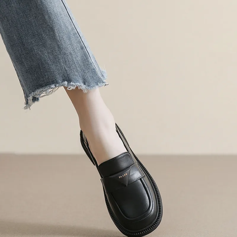Than than me Loafers Women's Apricot/Black-1