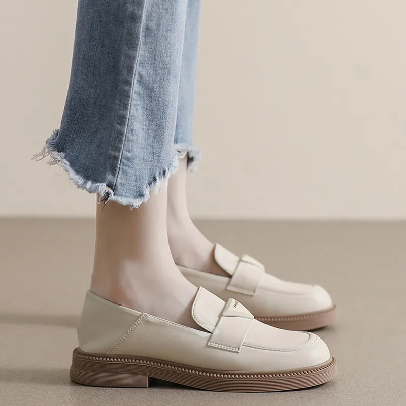Than than me Loafers Women's Apricot/Black-7