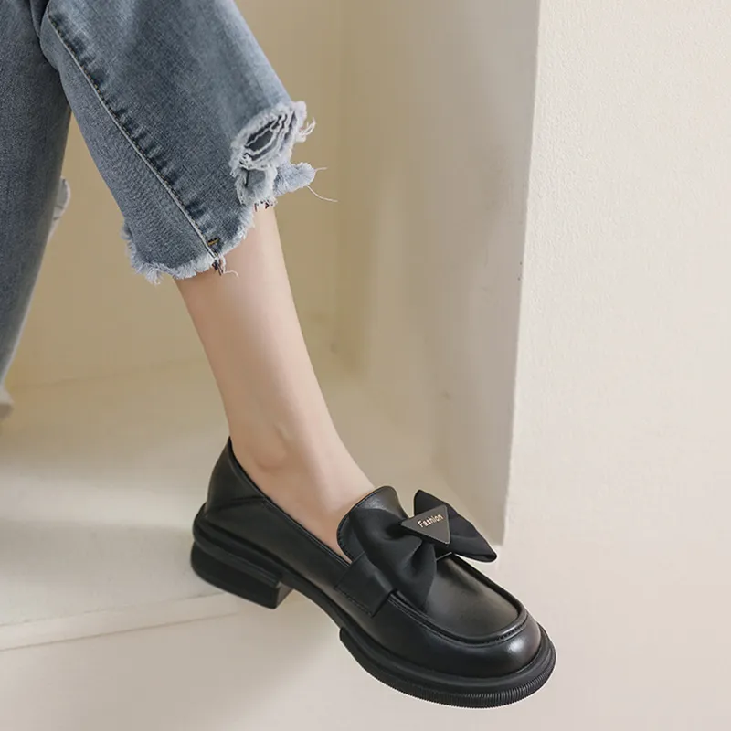 Than than me Loafers Women's Black/Beige-4