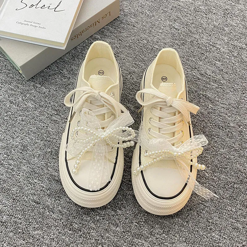 Than Than Me Low Top Skateboard Shoes Women's-9