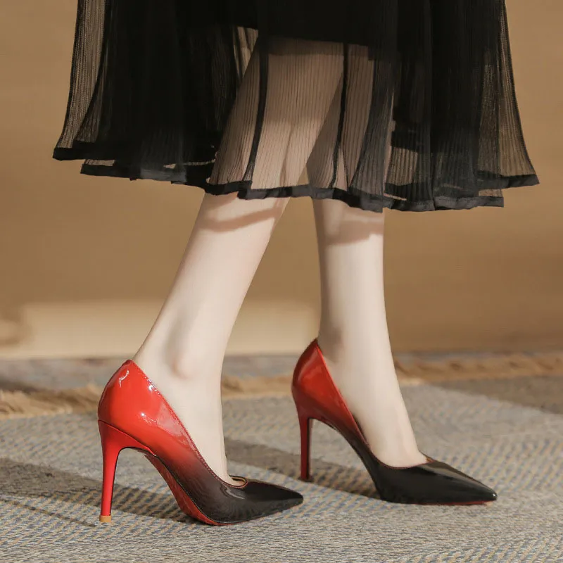 Than Than Me Slim Heel High Heels Women's Black Red Gradient-1