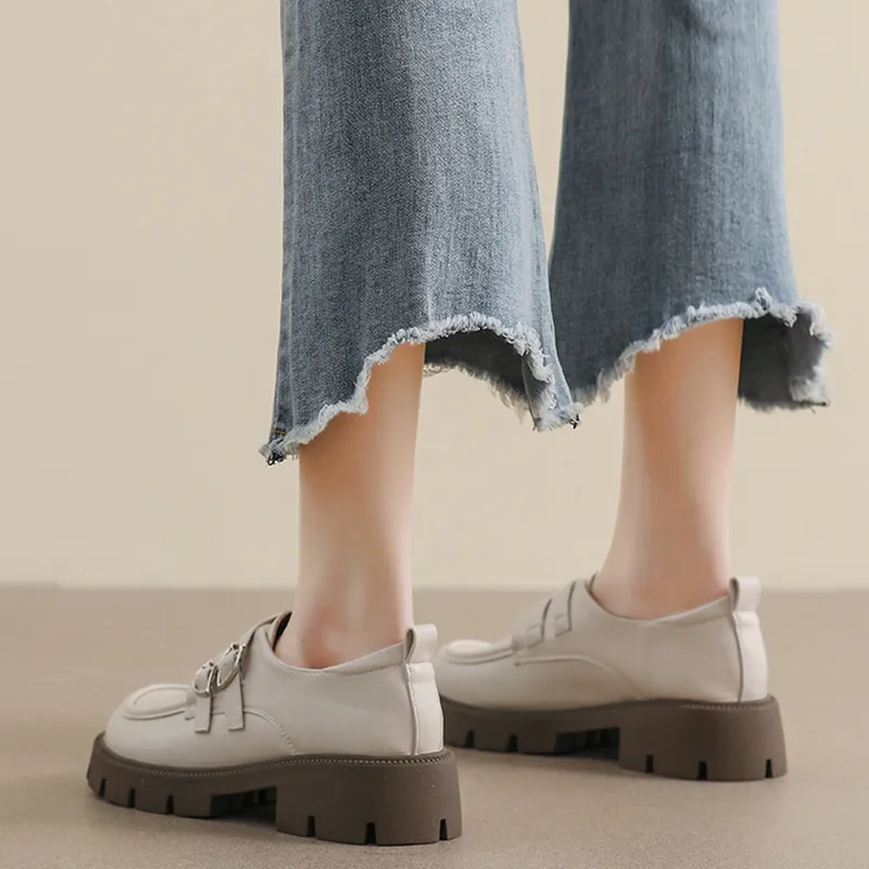 Than than me Loafers Women's Apricot/Black-7