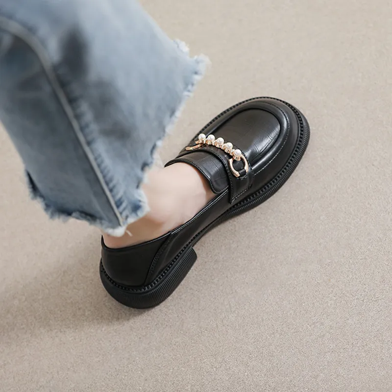 Than than me Loafers Women's Apricot/Black-2