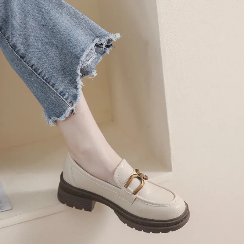 Than than me Loafers Women's Apricot/Black-9