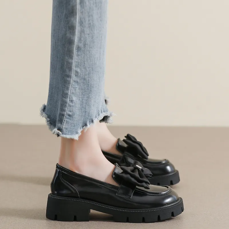 Than Than Me Loafers Women's Black-1