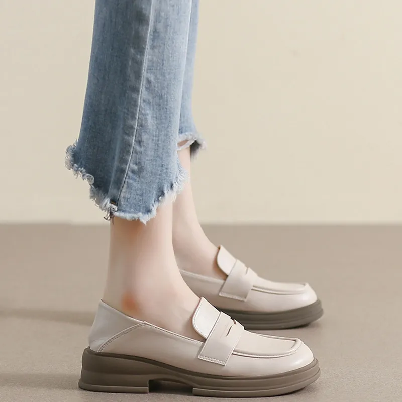Than than me Loafers Women's Apricot/Black-7