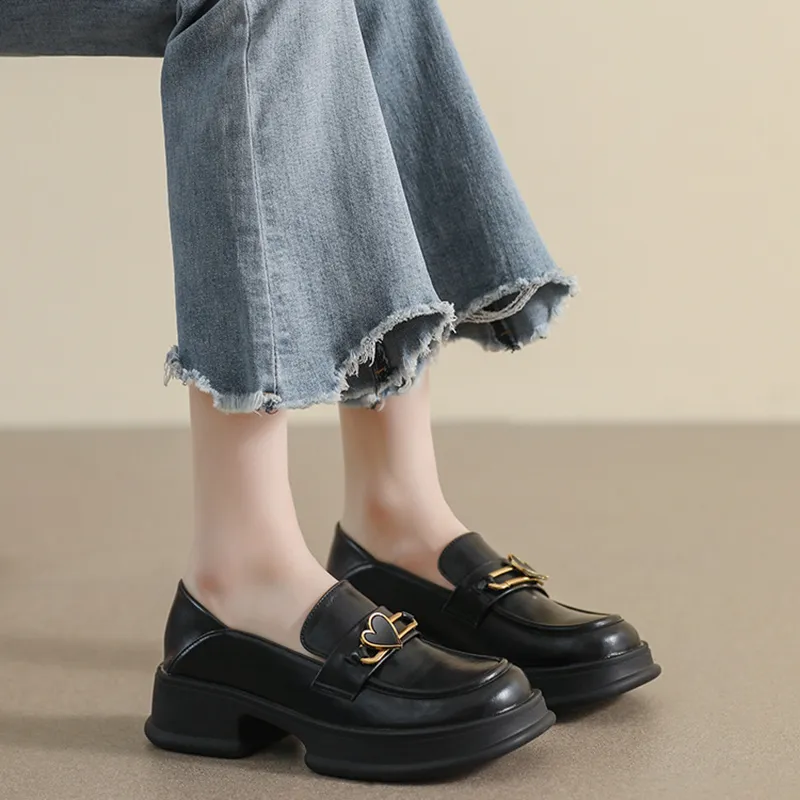 Than than me Loafers Women's Apricot/Black-1