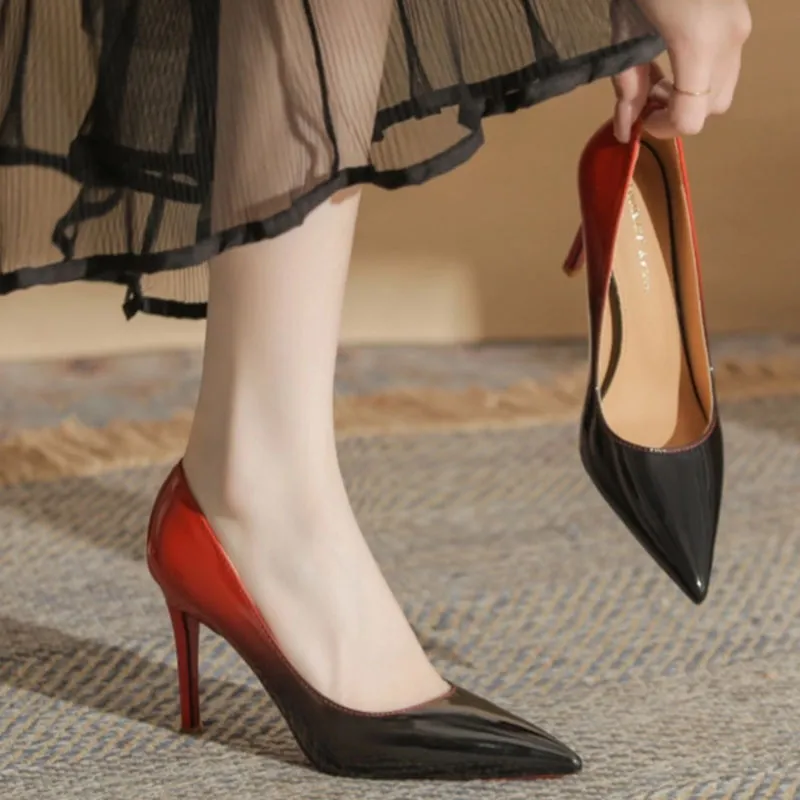 Than Than Me Slim Heel High Heels Women's Black Red Gradient-3