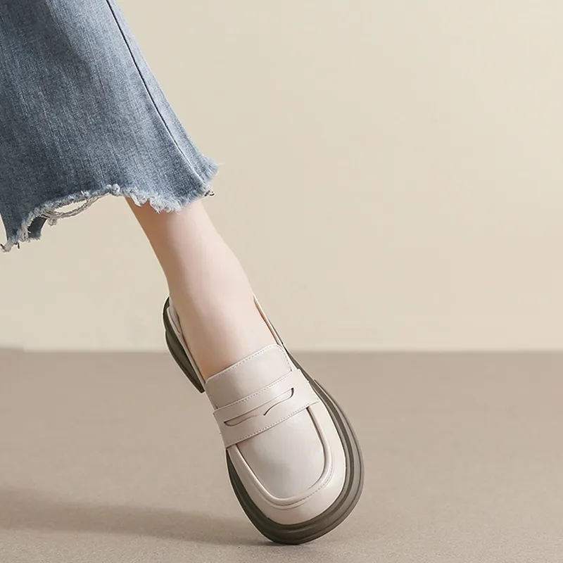 Than than me Loafers Women's Apricot/Black-6