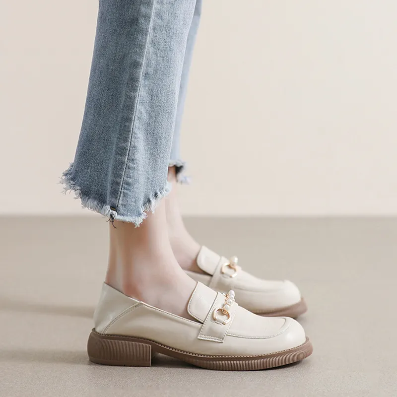 Than than me Loafers Women's Apricot/Black-9