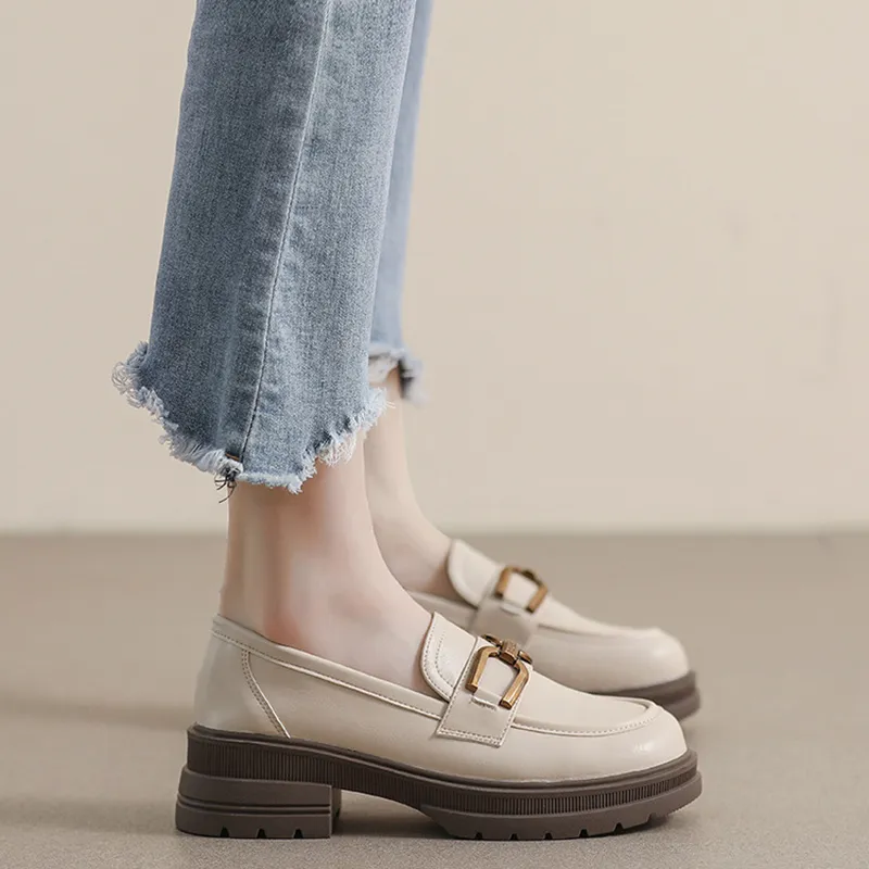 Than than me Loafers Women's Apricot/Black-7