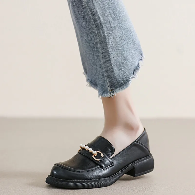 Than than me Loafers Women's Apricot/Black-1