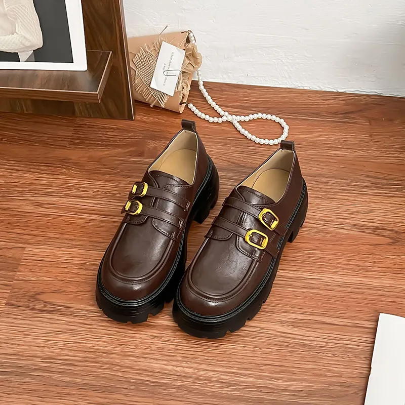 Than than me Loafers Women's Black/Coffee-6