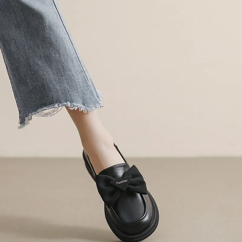 Than than me Loafers Women's Black/Beige-1
