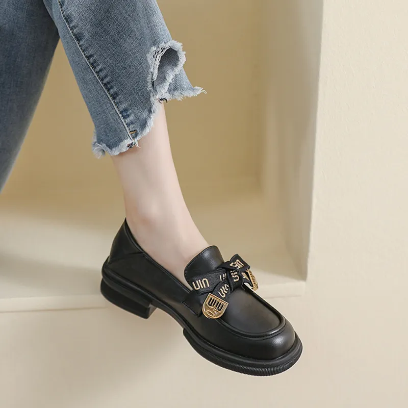 Than than me Loafers Women's Apricot/Black-4