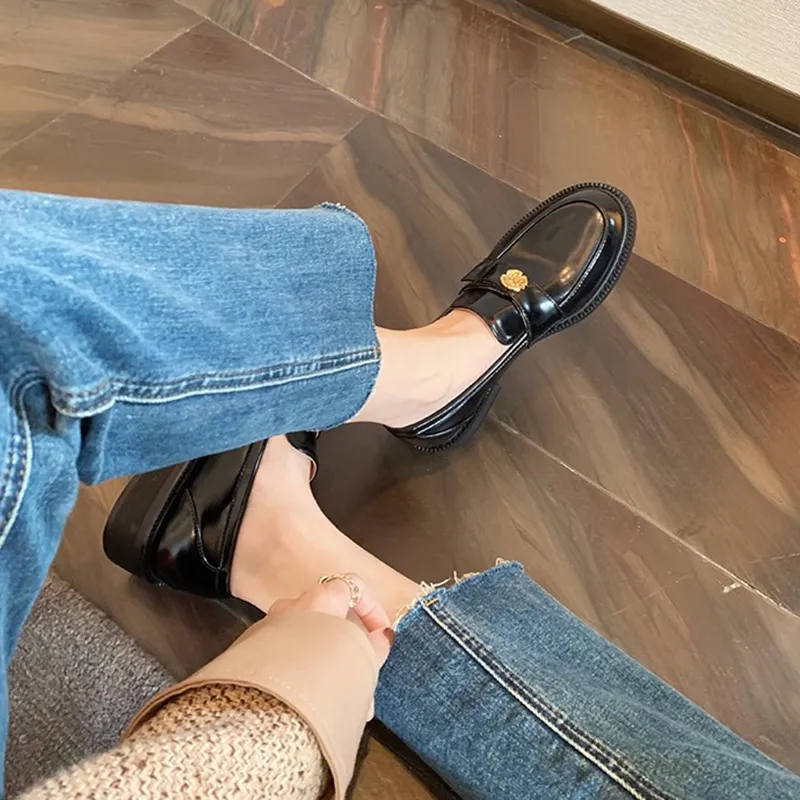 Than Than Me Loafers Women's Black-4