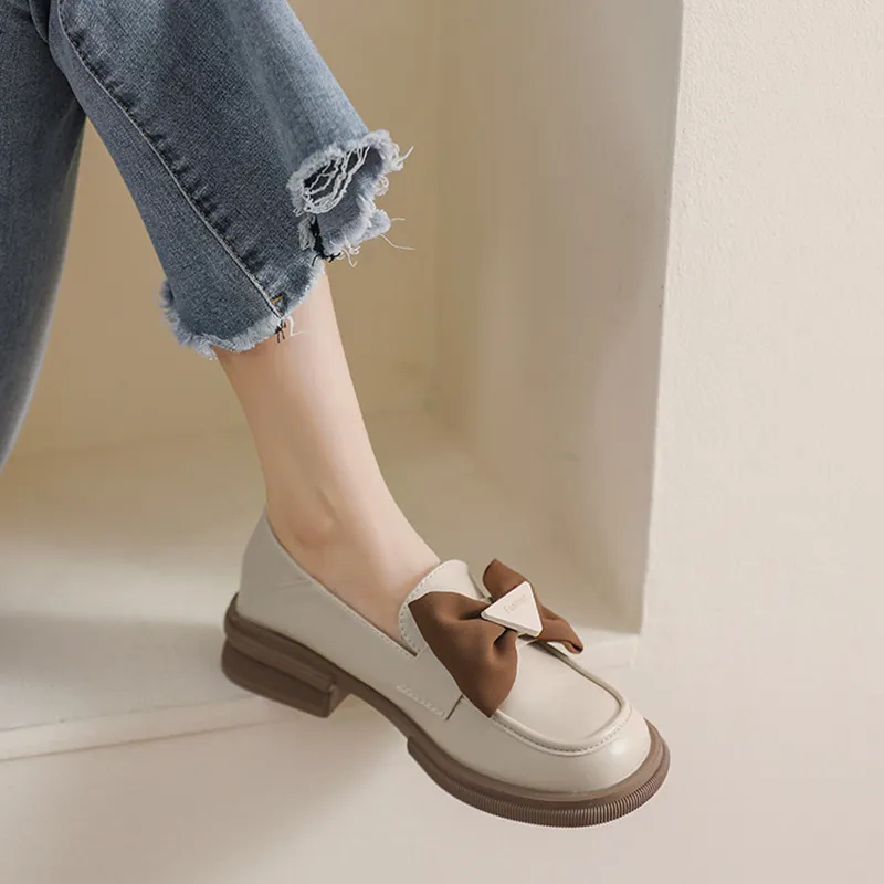 Than than me Loafers Women's Black/Beige-8
