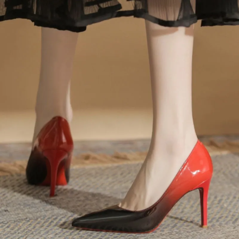 Than Than Me Slim Heel High Heels Women's Black Red Gradient-4