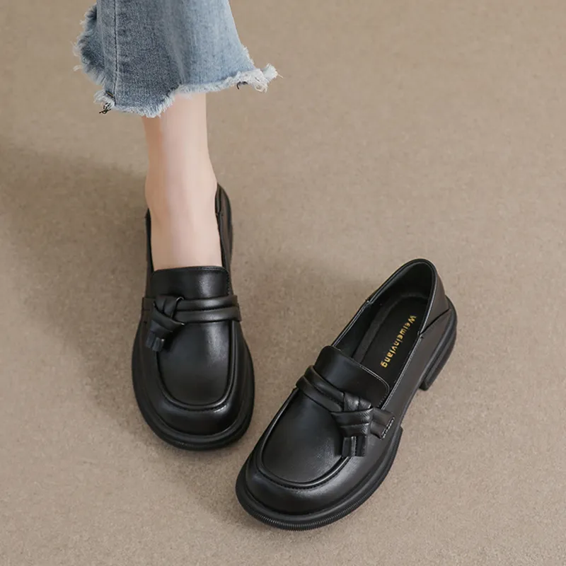 Than than me Loafers Women's Apricot/Black-4