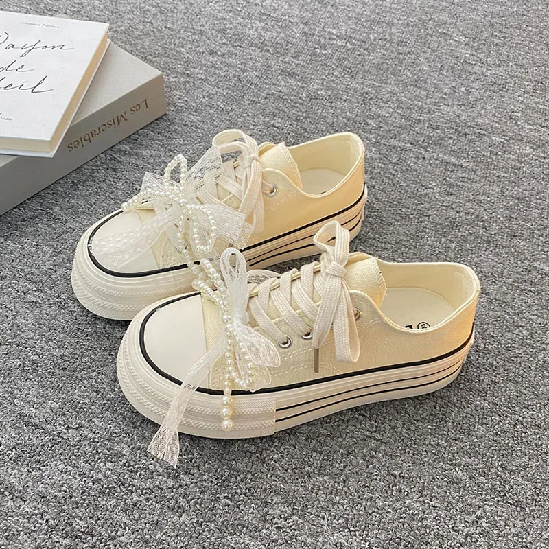 Than Than Me Low Top Skateboard Shoes Women's-10