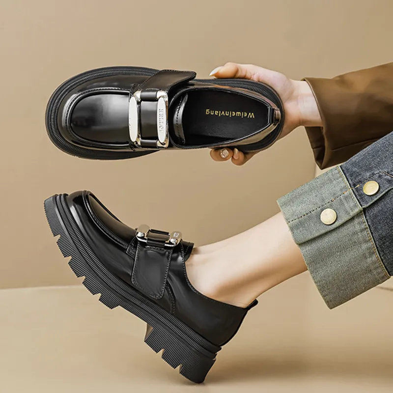 Than Than Me Loafers Women's Black-1