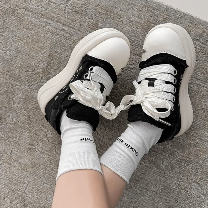 CISSTEG Slip Resistant Shock Absorbers Low Top Skateboard Shoes Unisex White Black-2