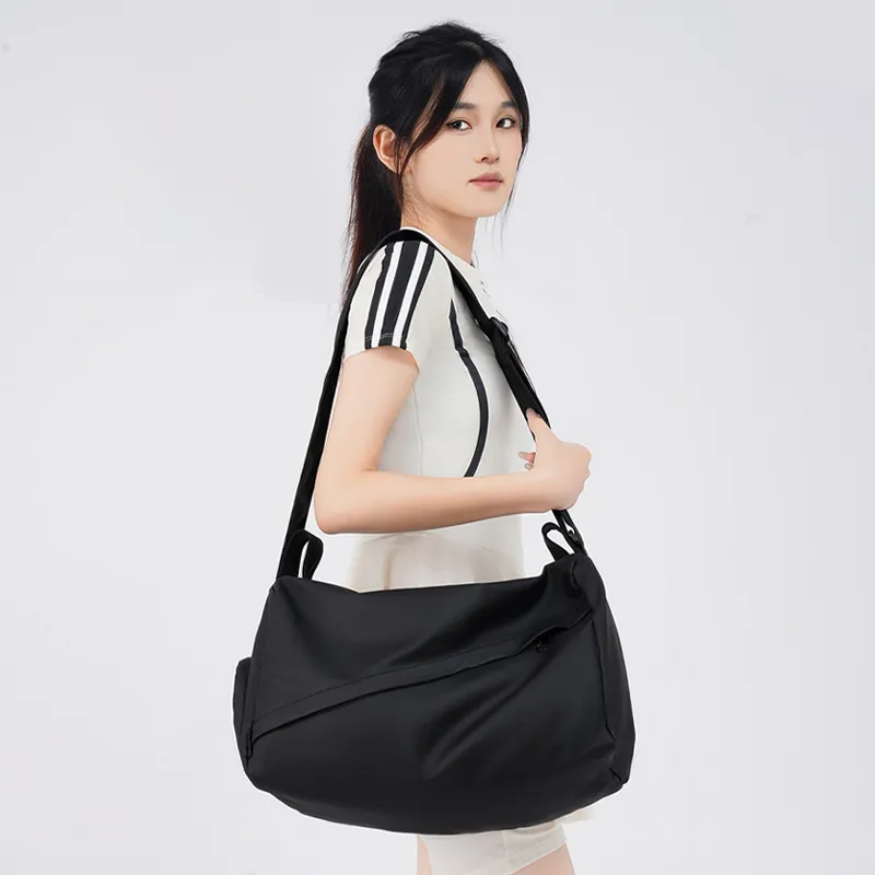 Warrior Oxford Gym Bag Unisex Black-1