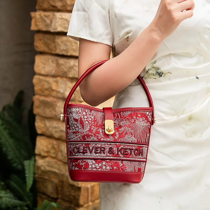 Vigno Synthetic Leather One Shoulder Handbag Regular Women's Red-9