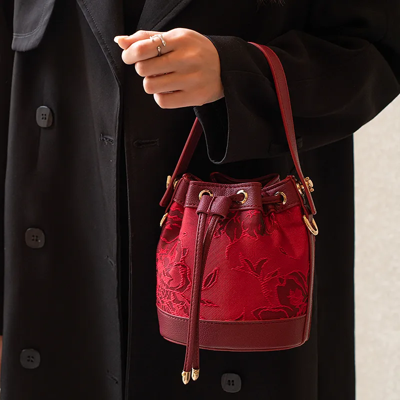 Vigno Synthetic Leather Handbag, One Shoulder, Crossbody Bag Medium Size Women's Red-5