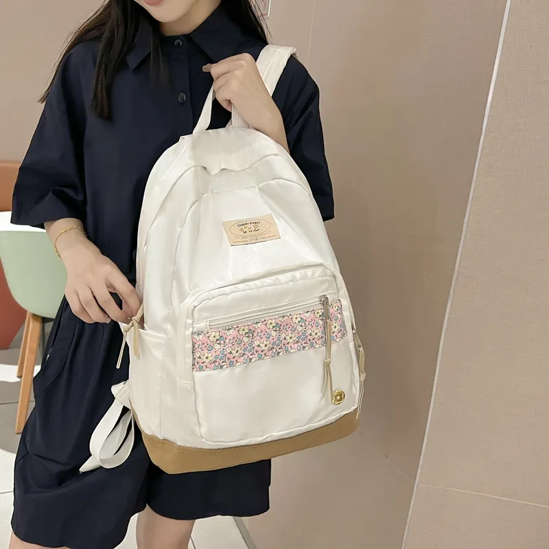 KAMLUI Nylon With Reverse Fabric Backpacks Backpack Regular Unisex White/Black-17