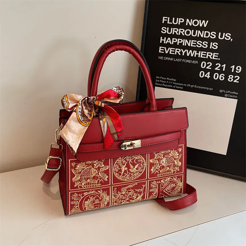 BLAKE FLEETO PU Handbag Regular Women's Burgundy-1