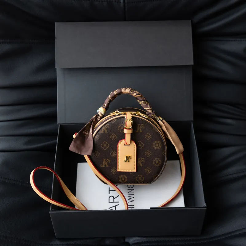 BLAKE FLEETO PU Handbag Regular Women's-6