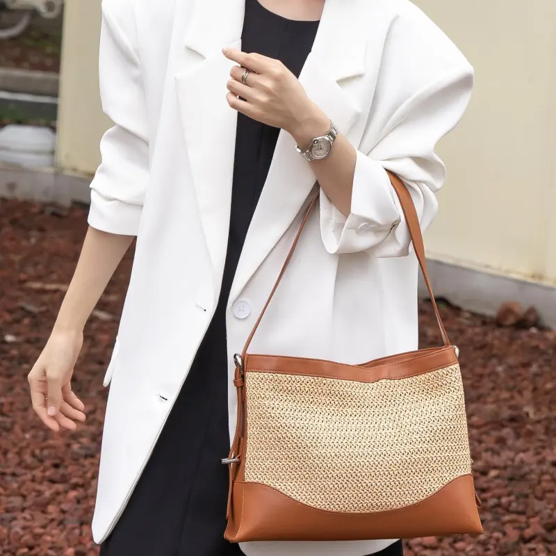 BLAKE FLEETO Shoulder Bags-3