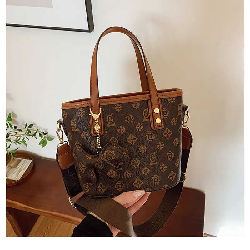 BLAKE FLEETO Handbags-5