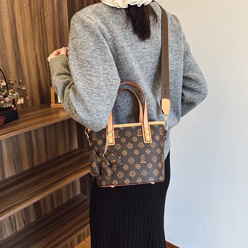 BLAKE FLEETO Handbags-3