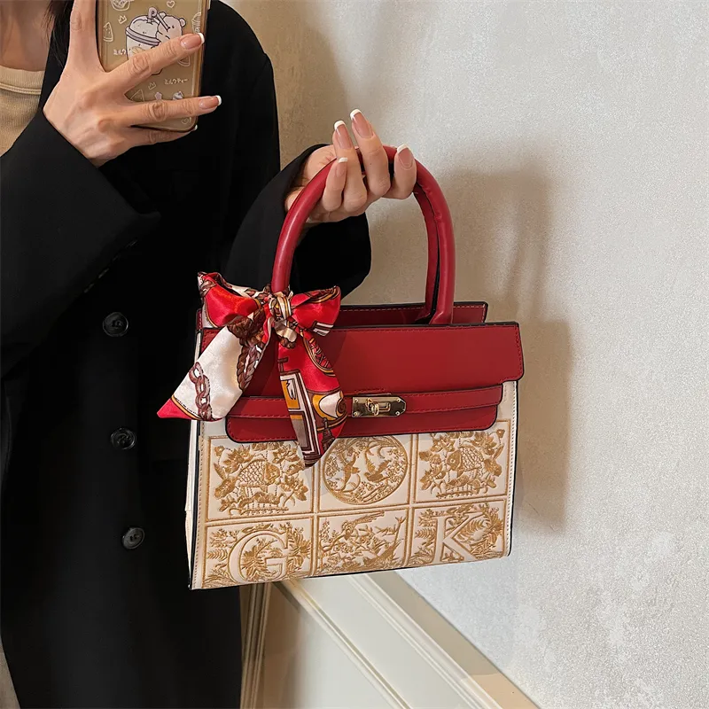 BLAKE FLEETO PU Handbag Regular Women's Burgundy-8