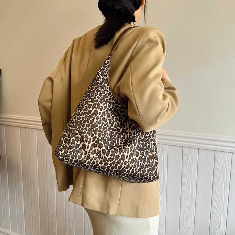 BLAKE FLEETO Fabric Shoulder Bag Regular Women's Multicolor-18