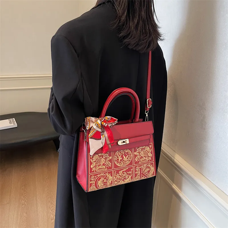 BLAKE FLEETO PU Handbag Regular Women's Burgundy-4