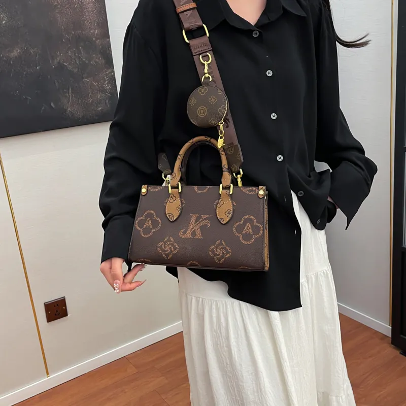 BLAKE FLEETO PU Handbag Regular Women's Brown-1