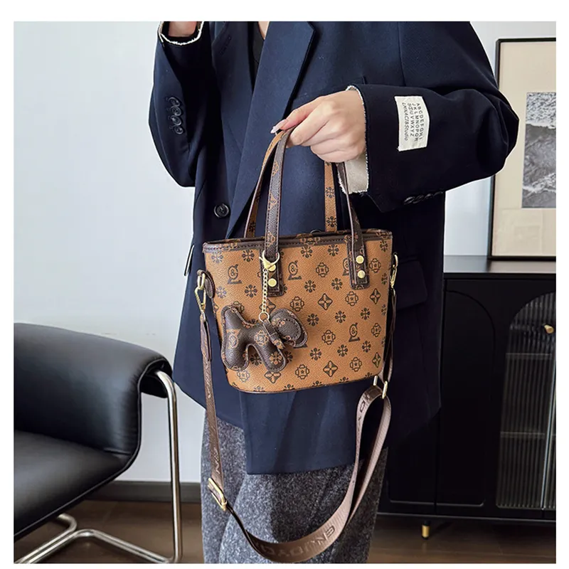 BLAKE FLEETO Handbags-7