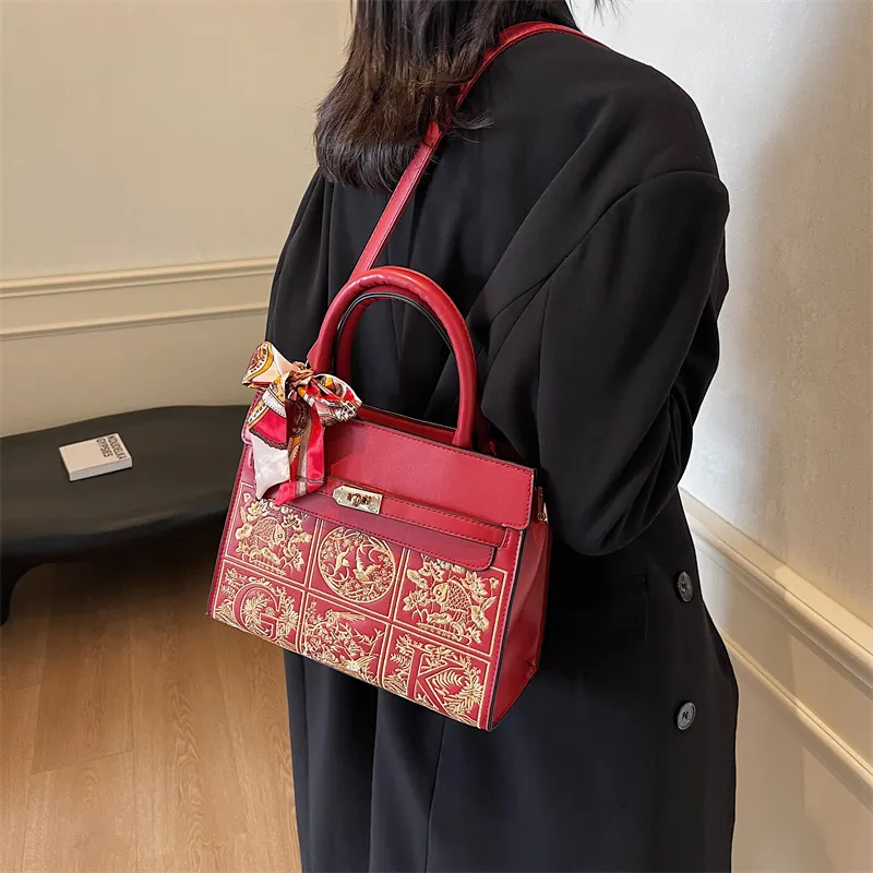 BLAKE FLEETO PU Handbag Regular Women's Burgundy-2